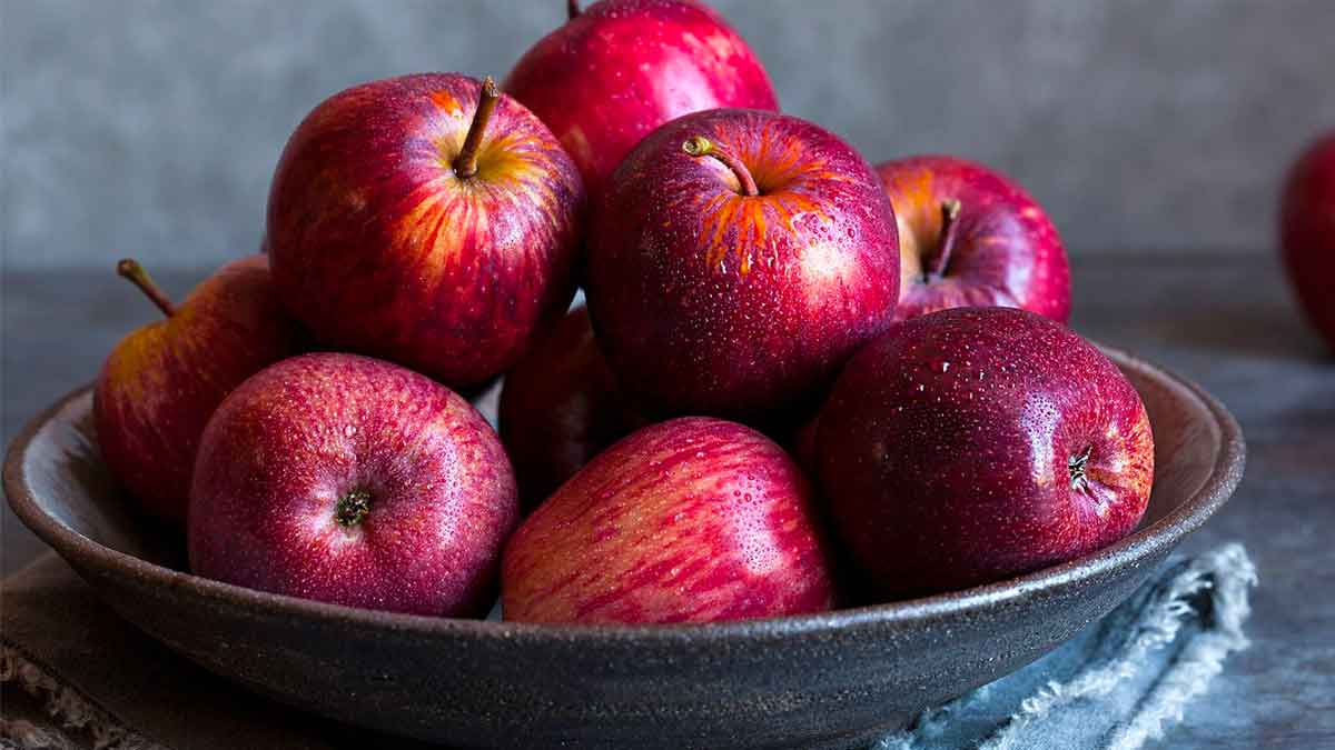 take daily one Apple at bed coffee or tea time for these benefits